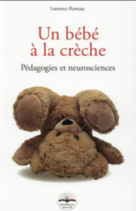 UN BEBE A LA CRECHE -...